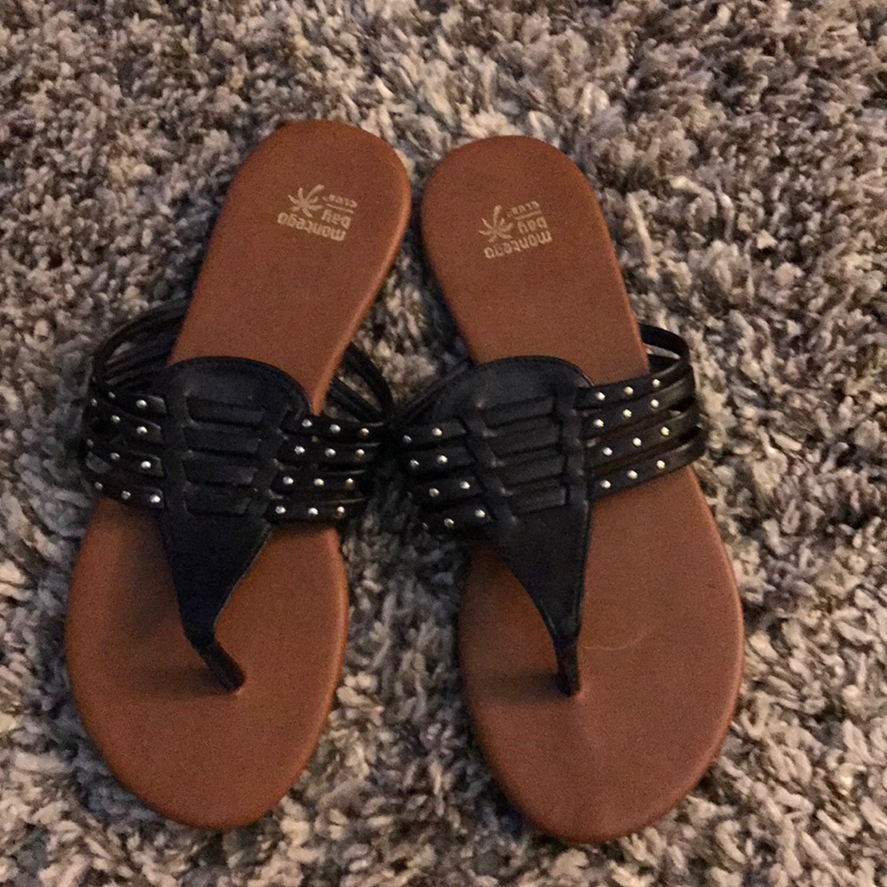 Black thong flipflops